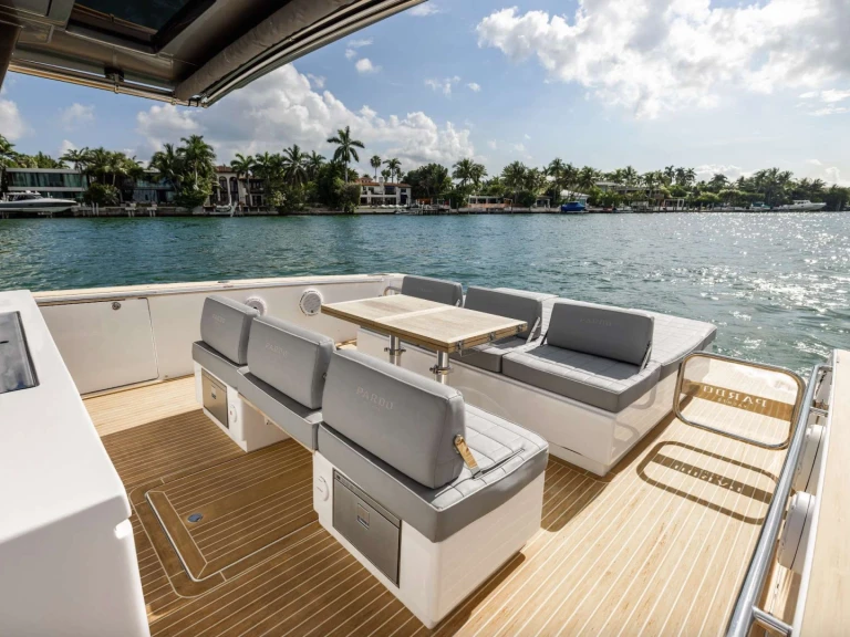 Location bateau Pardo Yachts 43 Pardo à Miami sur Samboat