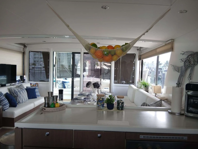 Location bateau Nassau pas cher ZURI 3