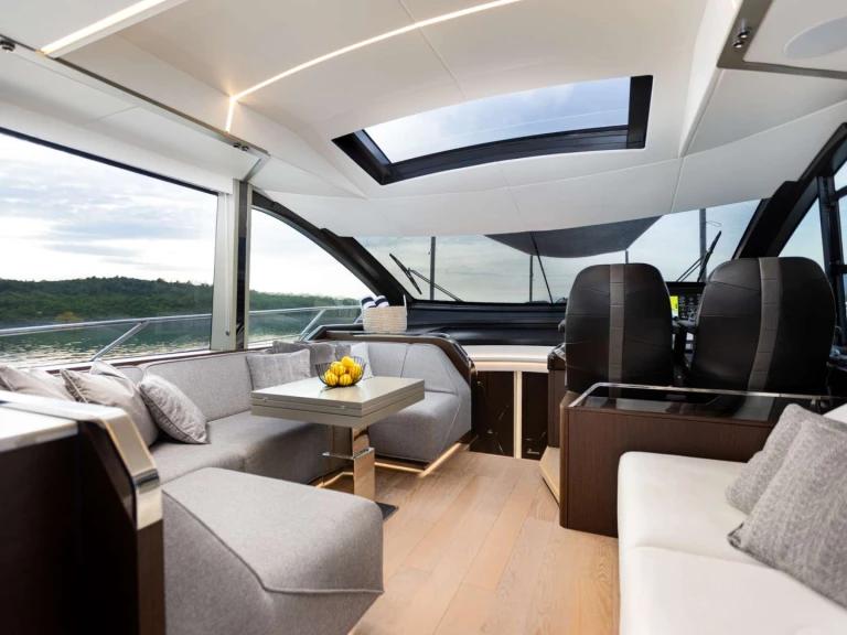 Louez un Sunseeker X2 à Novi Vinodolski