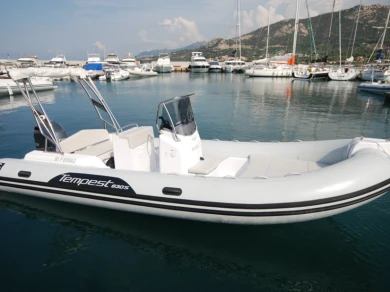 Noleggio Gommone con o senza skipper Capelli a Marine de Sant'Ambrogio