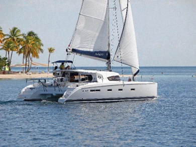 Hire Catamaran with or without skipper Nautitech Corazón de Jesús Island