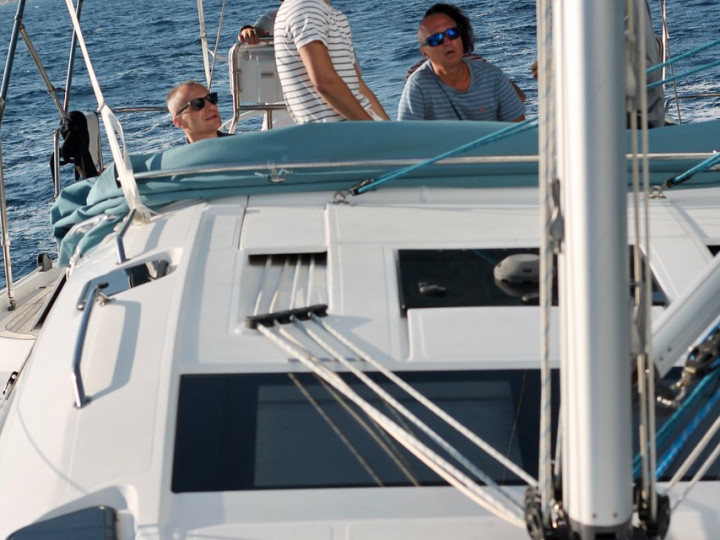 Location à Betina - Elan Elan 50 Impression (5 cabins) sur SamBoat