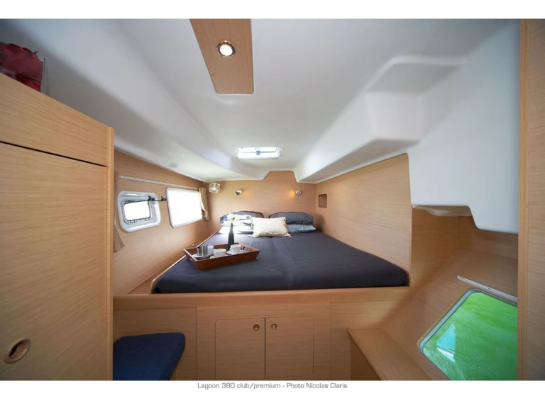 Location bateau Marsala pas cher Lagoon 380
