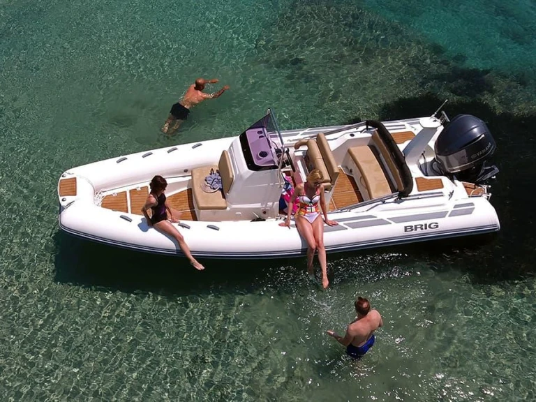 Louer Semi-rigide avec ou sans skipper Brig à Arzon