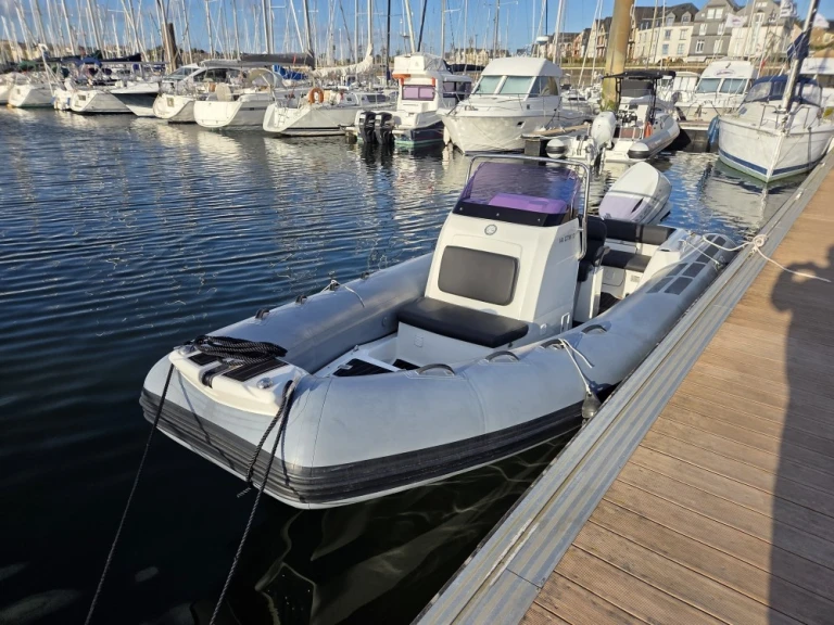 Location Semi-rigide Brig avec permis