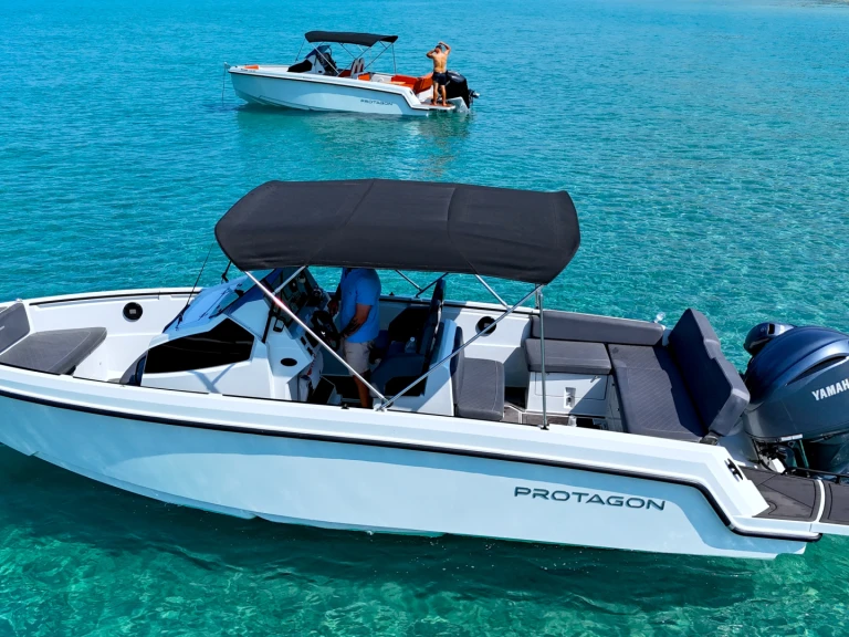 Bateau à moteur à louer à Zakynthos au meilleur prix