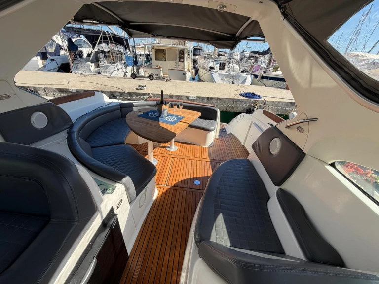 Location bateau Jeanneau Prestige 34 à Beaulieu-sur-Mer sur Samboat