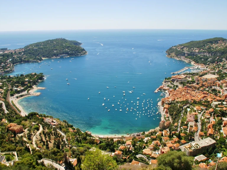 Location bateau Jeanneau Prestige 34 à Beaulieu-sur-Mer sur Samboat