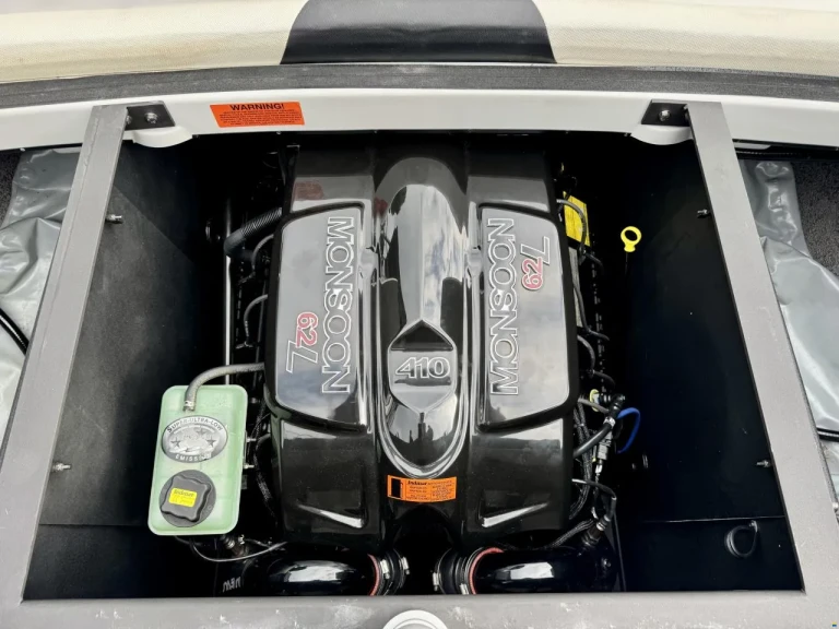 Louer Bateau à moteur avec ou sans skipper Malibu à Ouchy