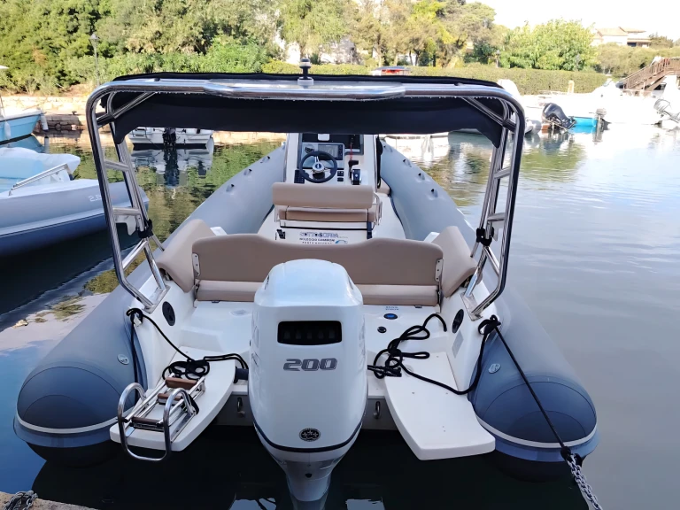 Location bateau Olbia pas cher Sport 22 GTO