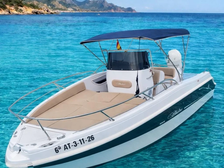 Location à Marina De Cala D'Or - Blumax bluline 21 open sur SamBoat