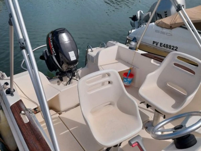 Location Bateau à moteur Jeanneau avec permis