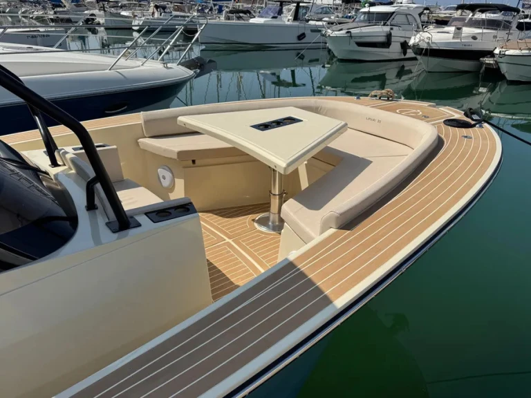 Location Bateau à moteur à Amalfi - Lilybaeum Yacht Lipari 31