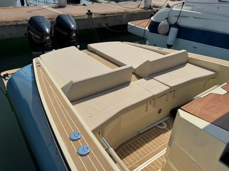 Bateau à moteur à louer à Amalfi au meilleur prix