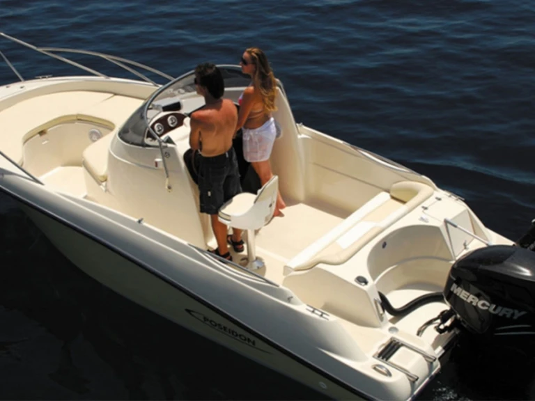 Location bateau odyssea 8M à Laganás sur Samboat