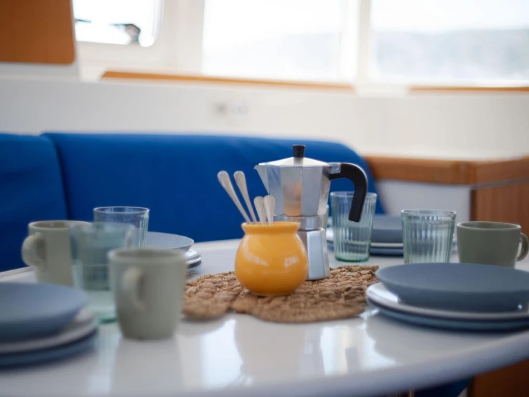 Location bateau Roses pas cher Lagoon 380