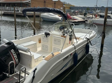 Motorboat rental with or without captain Saver San Giuliano - Venezia
