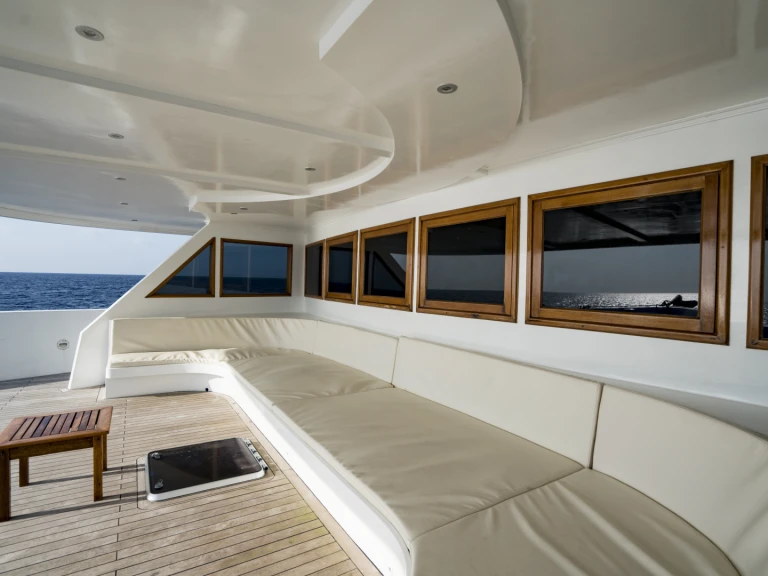 Bateau à moteur à louer à Hulhumale au meilleur prix