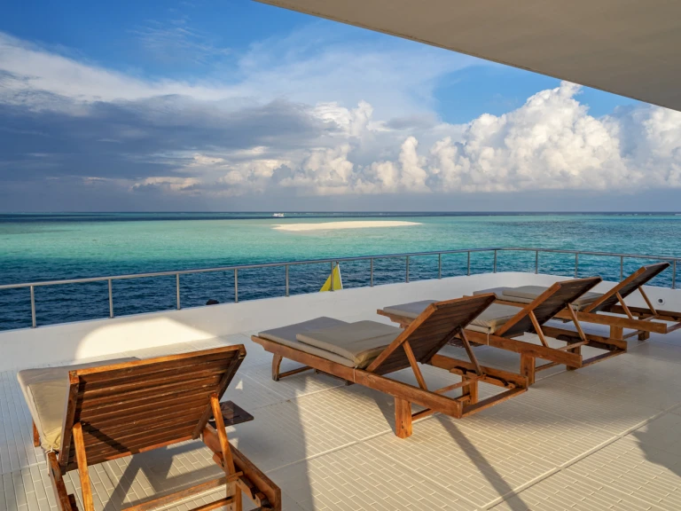 Location bateau  Duke of York - Cabin (triple-1 double + 1 single bed) à Hulhumale sur Samboat