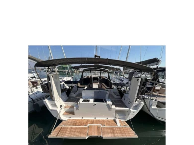 Dufour Dufour 470 de alquiler a Salerne