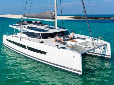 Hire Catamaran Fountaine Pajot with a boat licence