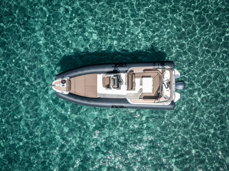 Louer Semi-rigide avec ou sans skipper Bsc à Le Lavandou