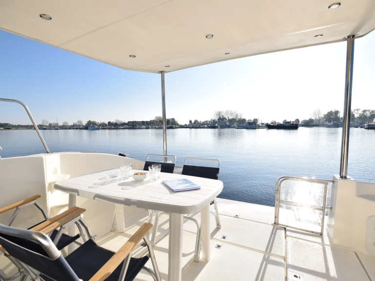 Bateau à moteur à louer à Kerkdriel au meilleur prix