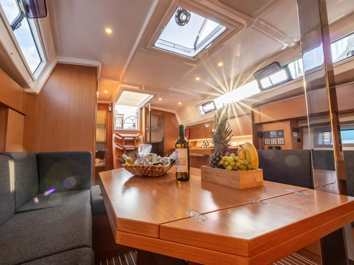 Location à Kiáto - Bavaria Bavaria C42 sur SamBoat