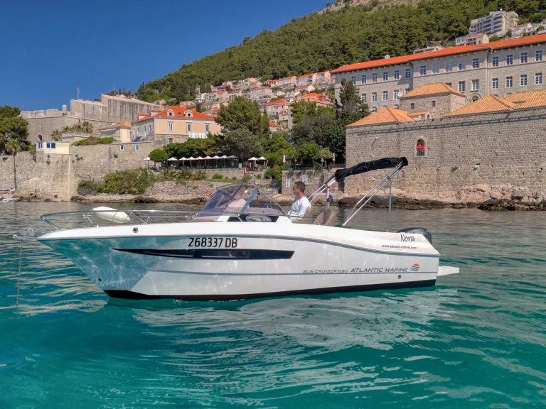 Location à Dubrovnik - Atlantic 690 sun cruiser sur SamBoat
