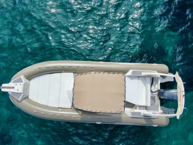 Location Semi-rigide à Cavalaire-sur-Mer - Capelli Tempest 850 Open