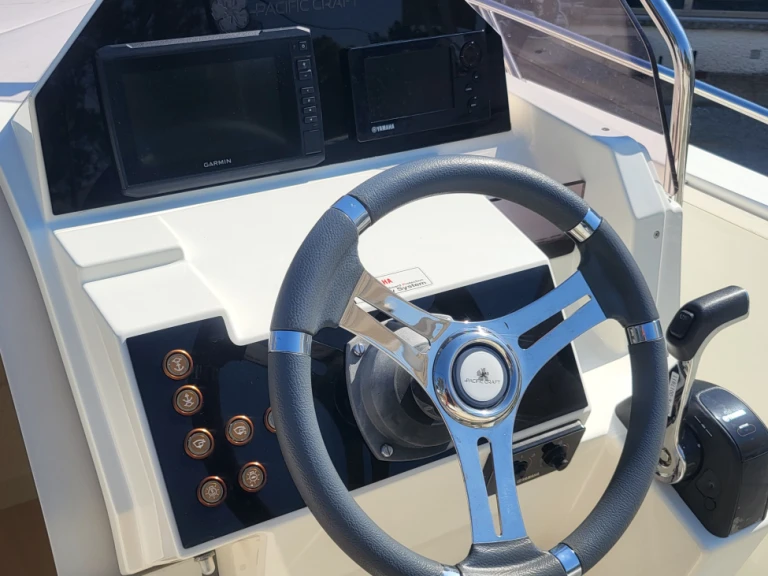 Location bateau Pacific Craft Pacific Craft 670 Open à Le Barcarès sur Samboat