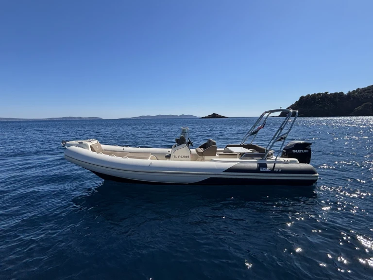 Louez un Bsc BSC 78 à Le Lavandou