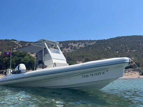 Location Semi-rigide à Hydra - Oceanic 750