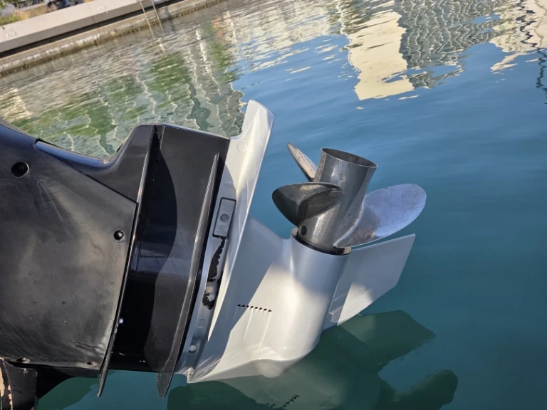 Location Bateau à moteur à Toulon - Bénéteau Flyer 8