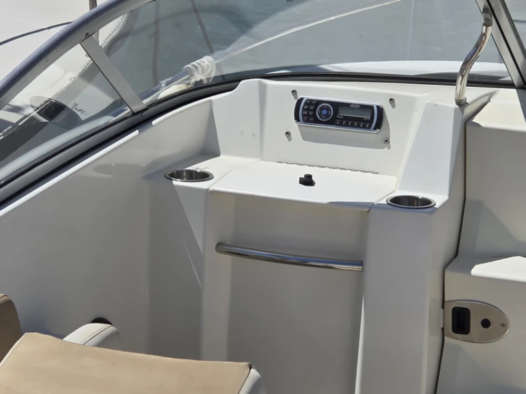 Louer Bateau à moteur avec ou sans skipper Bayliner à Toulon