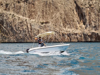 Alquiler Lancha Poseidon con o sin  título de navegación