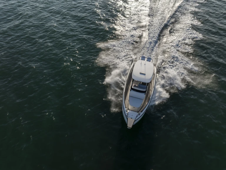 Louer Bateau à moteur avec ou sans skipper Navan à Puerto Campomanes Greenwich