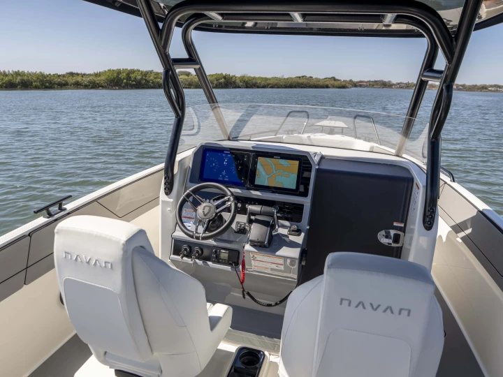 Location Bateau à moteur Navan avec permis
