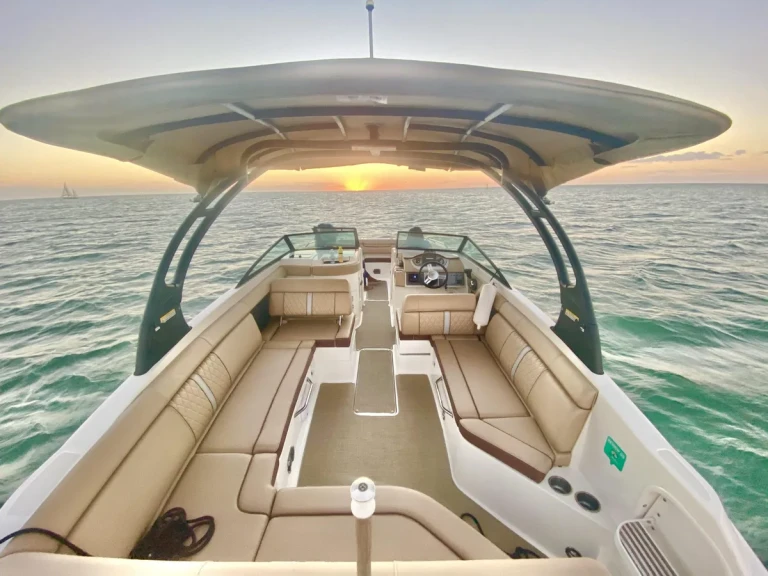 Bateau à moteur à louer à New York (Ville) au meilleur prix