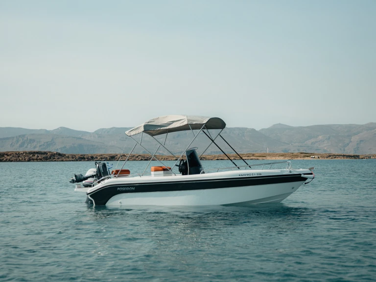 Bateau à moteur à louer à Órmos Makry-Gialoú au meilleur prix