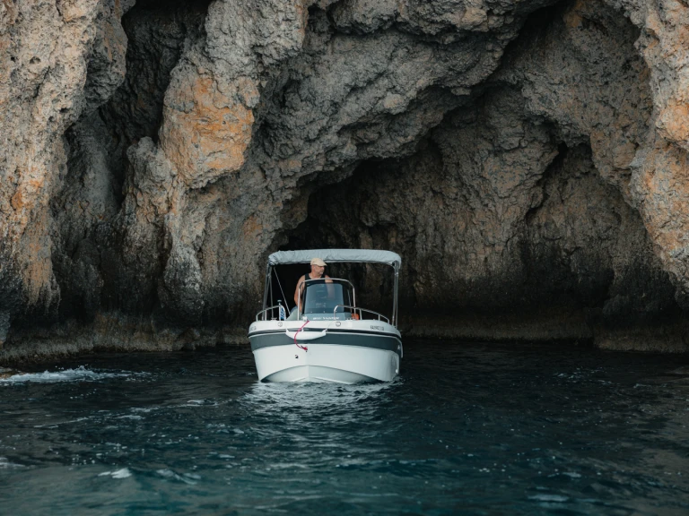 Location bateau Poseidon BLU WATER 185 à Órmos Makry-Gialoú sur Samboat