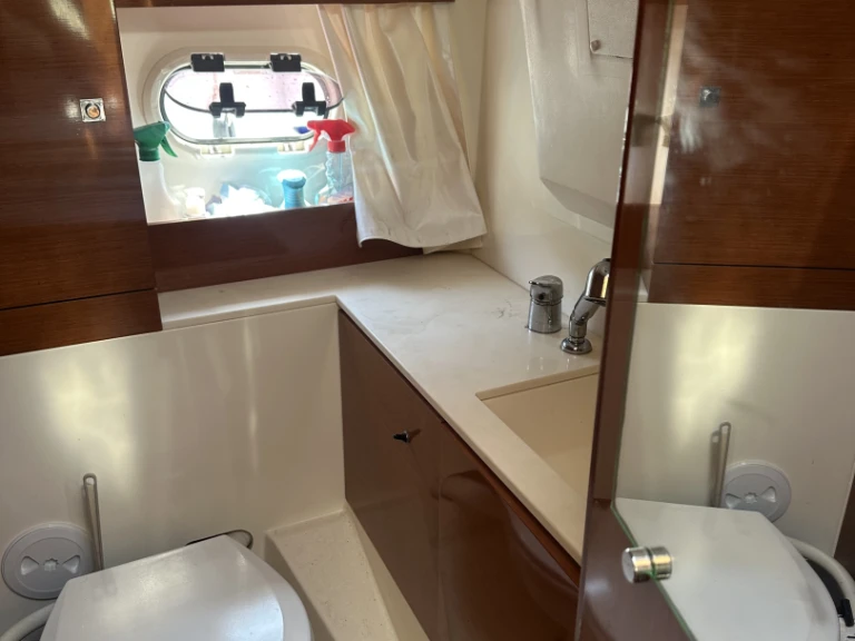 Louez un Jeanneau Leader 8 à Mandelieu-la-Napoule