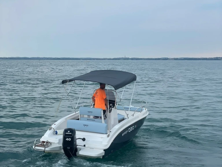 Louez un Barqa Q20 à Moniga del Garda