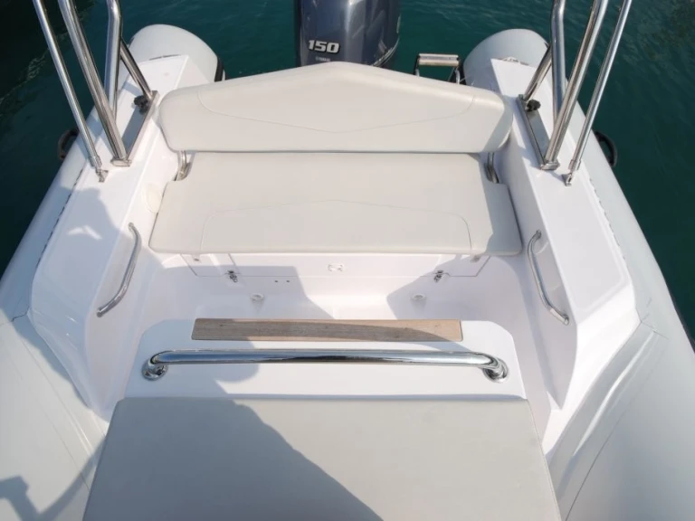 Location Semi-rigide à Marine de Sant'Ambrogio - Capelli Tempest 630