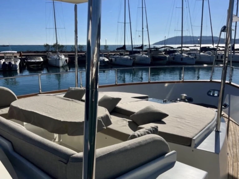 Location Yacht à Salerne - Falcon Falcon 80 Fly