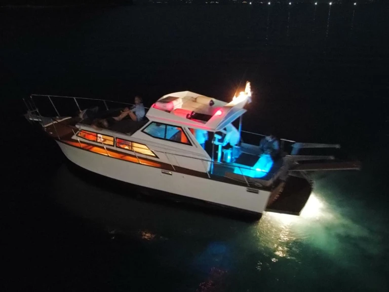 Location Bateau à moteur Chris Craft avec permis