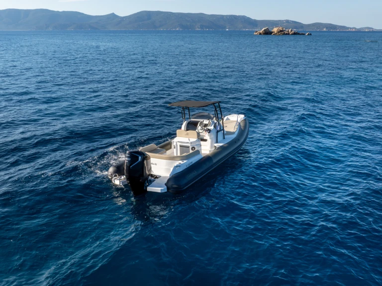 Fanale marine  ALTORE 900 CABINE a louer à Porto Pollo