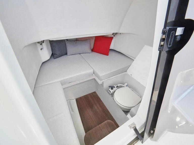 Louer Bateau à moteur avec ou sans skipper Jeanneau à Rapallo