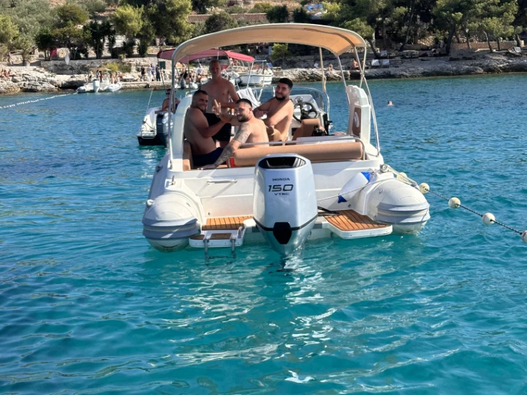 Location à Hvar - Aquamax BF150XU sur SamBoat