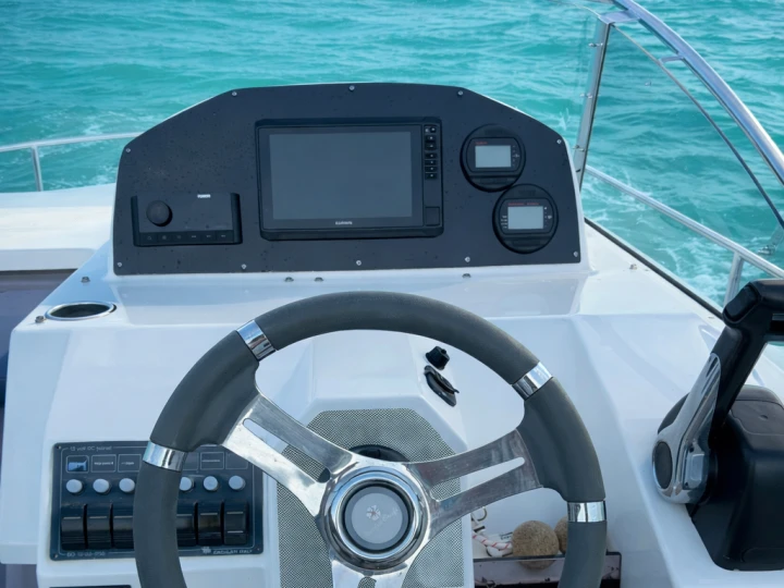 Location Bateau à moteur à Mandelieu-la-Napoule - Pacific Craft Pacific Craft 730 SC